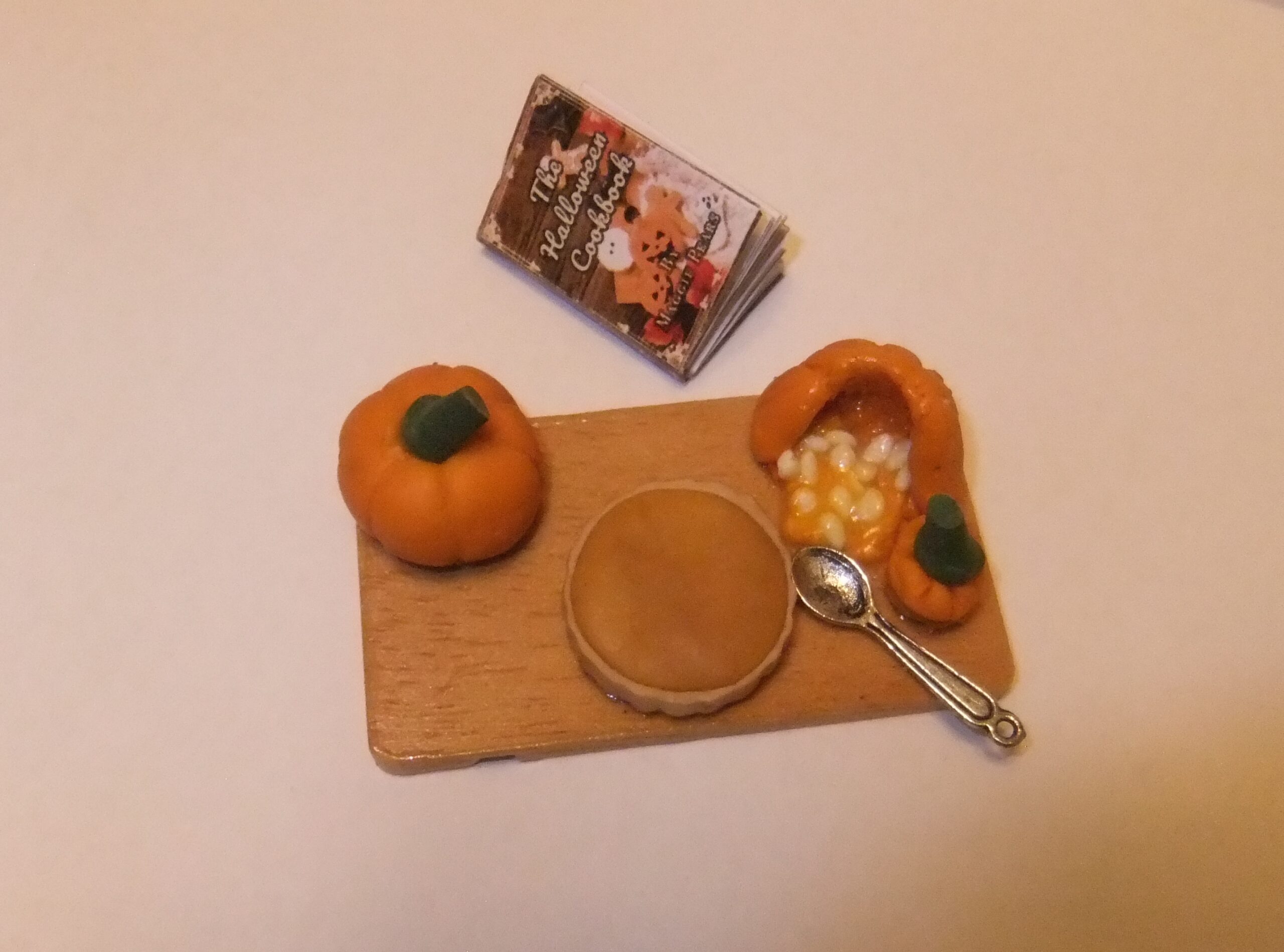 Pumpkin pie in miniature